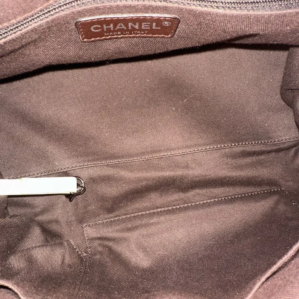 CHANEL Cream and Black Quilted Shoulder Bag